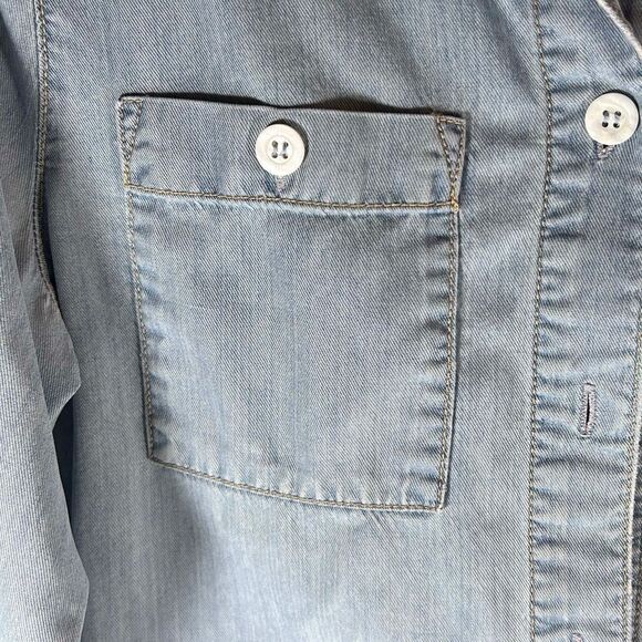 Valerie Steven’s 3/4 Sleeve Button Up Blue Jean Shirt. Light Wash. Size PM - Picture 4 of 11